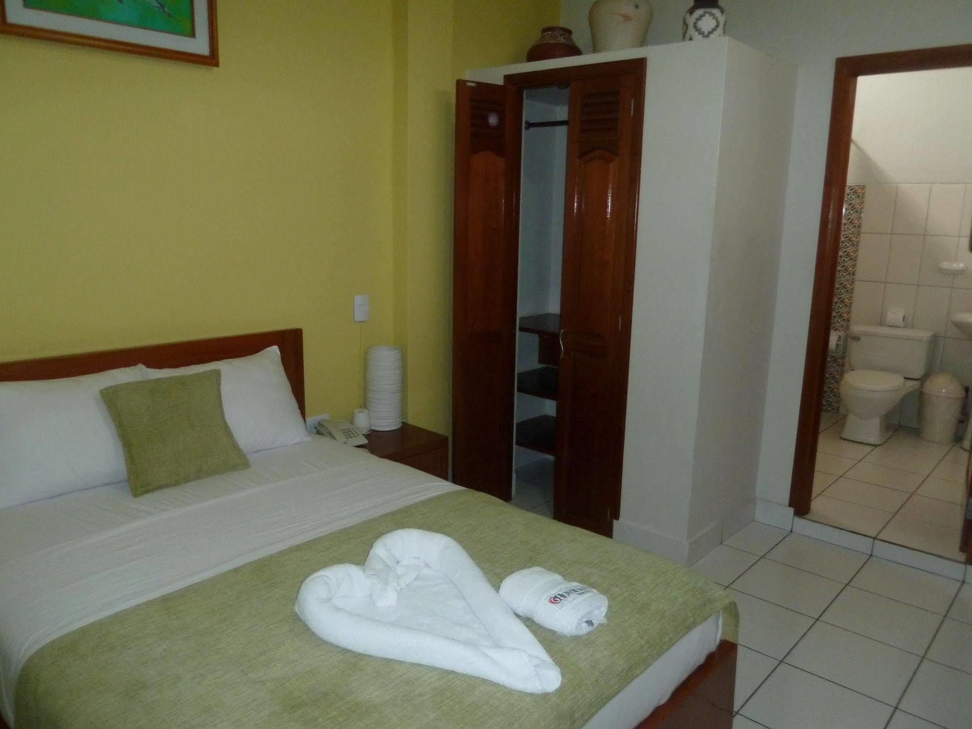 Hostal Huayruro Iquitos Eksteriør billede